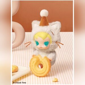 🐱 Pop Mart x Baby Molly Pocket Friends Plush Pendant - It’s Snack Time